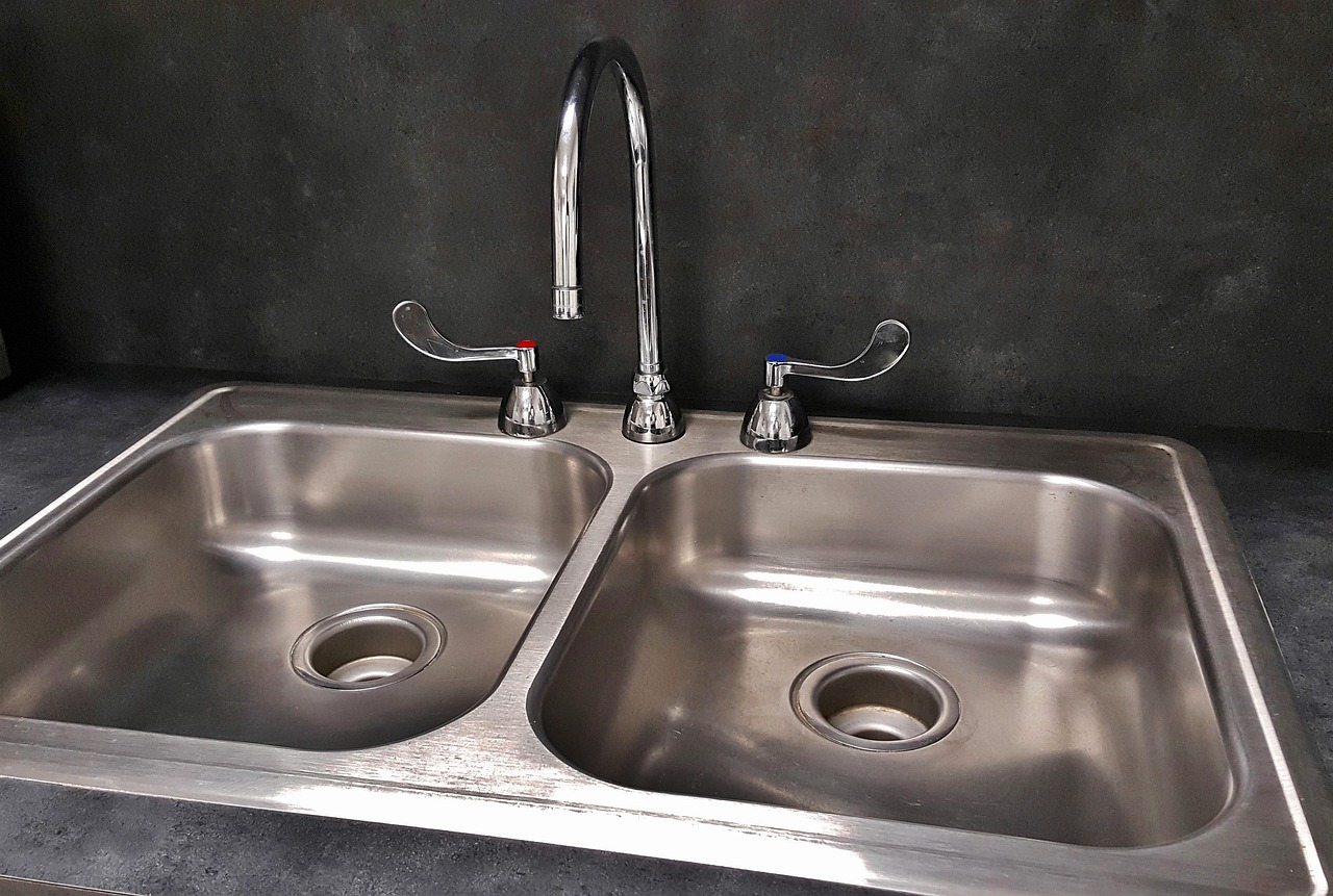 Countertop Repair in Riverside: When to Fix a Chip or Crack, and When to Replace the Run